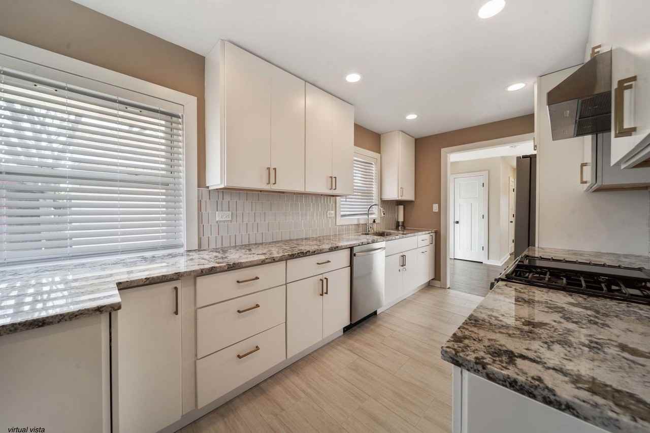 22W144 Marston Ave - Photo 6 of 21