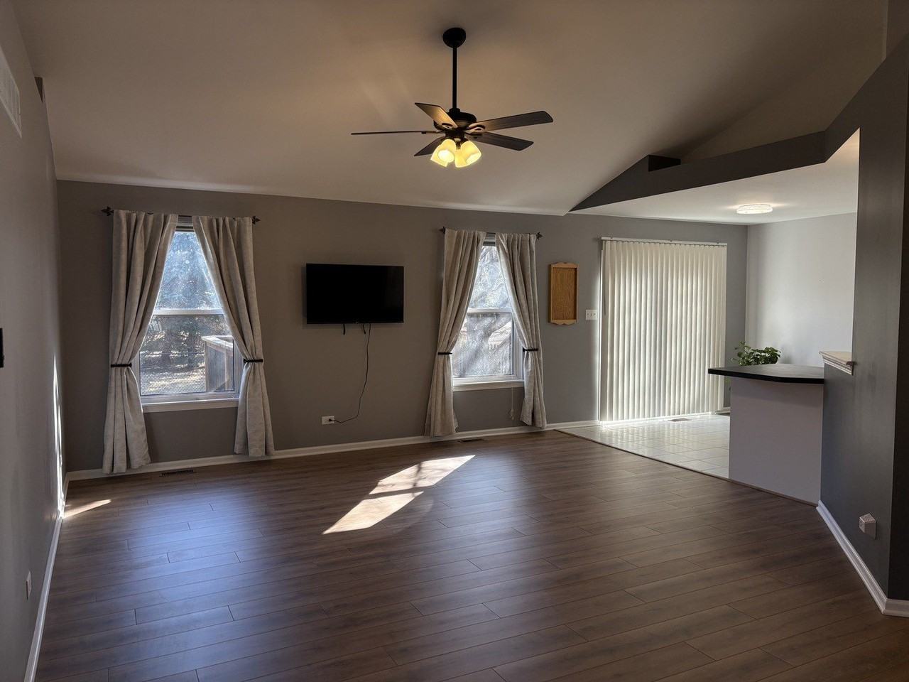 1416 Finch Dr - Photo 5 of 30