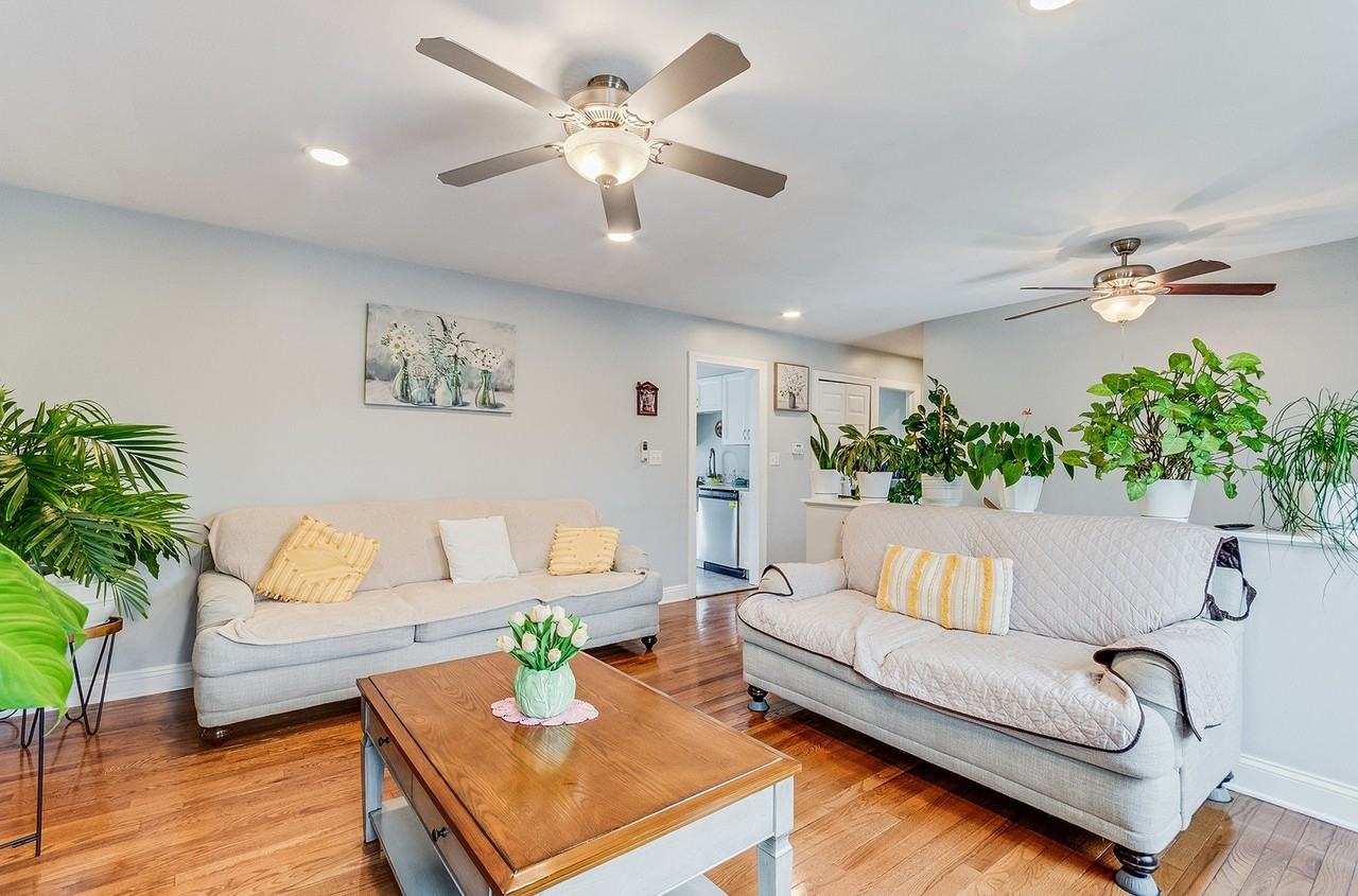 2340 Portsmouth Ct - Photo 4 of 18