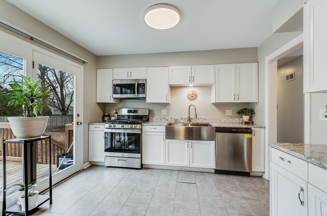 2340 Portsmouth Ct - Photo 6 of 18