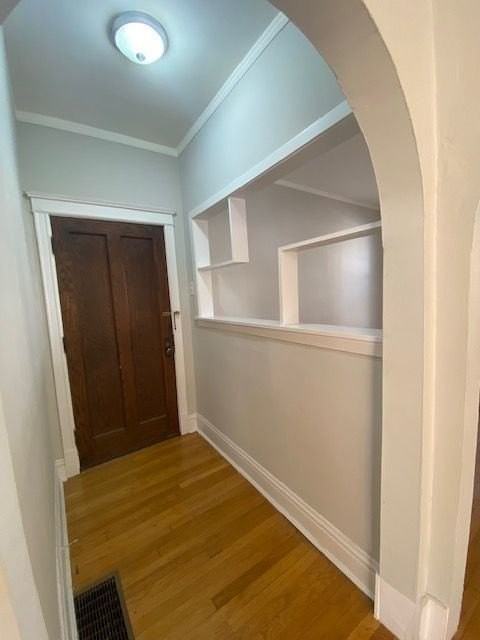 2123 W Ainslie St Unit 1 - Photo 2 of 19