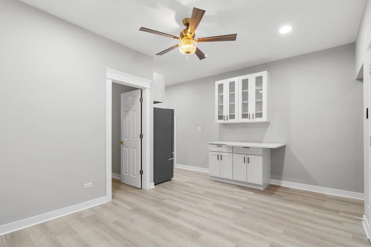 1127 W Farwell Ave Apt 105 - Photo 5 of 19