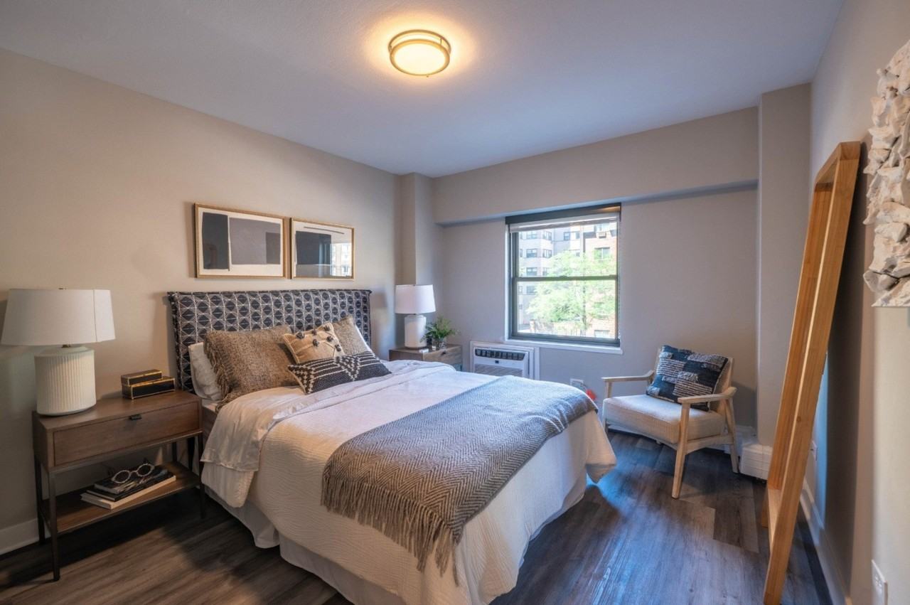 5815 N Sheridan Rd Apt 1009 - Photo 4 of 12