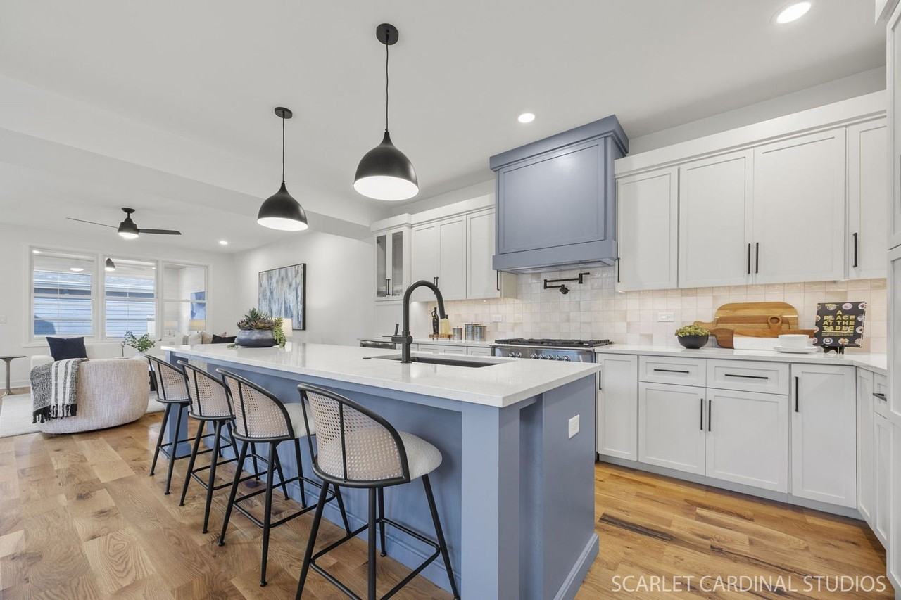 715 N Brainard St - Photo 2 of 48