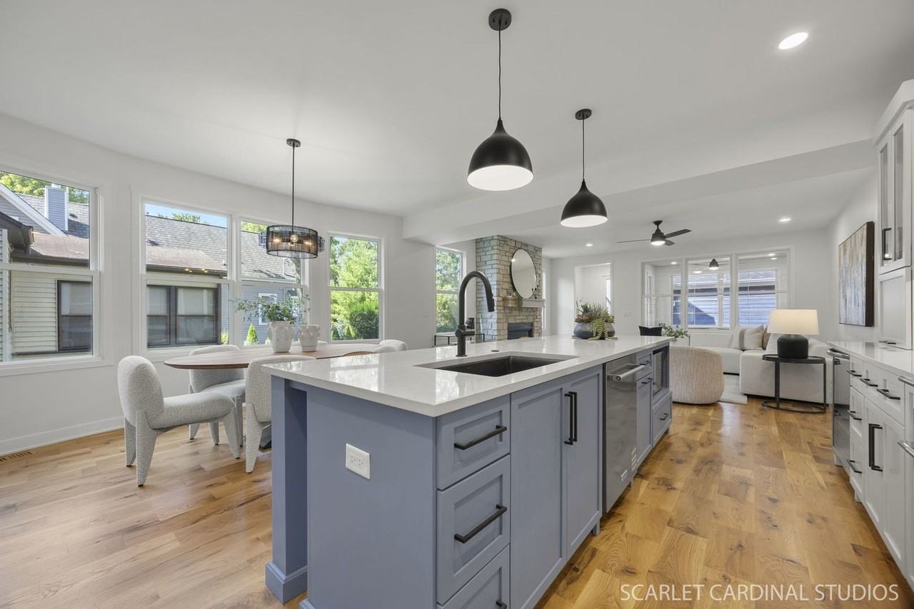 715 N Brainard St - Photo 5 of 48