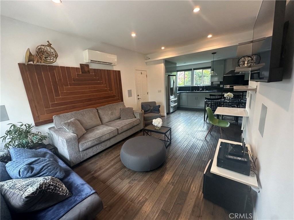 1834 9th St - Photo 2 of 15