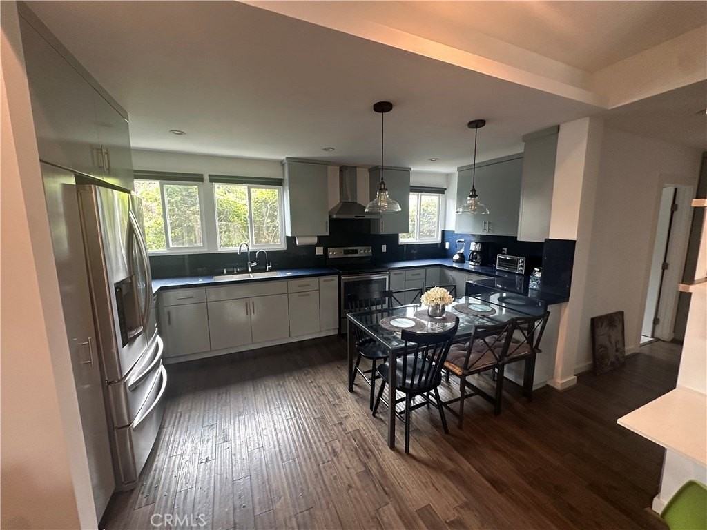 1834 9th St - Photo 4 of 15