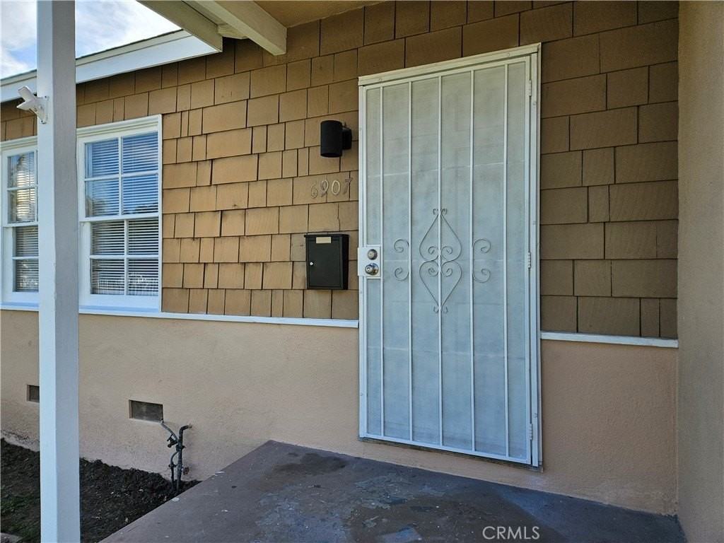 6907 White Oak Ave - Photo 6 of 48