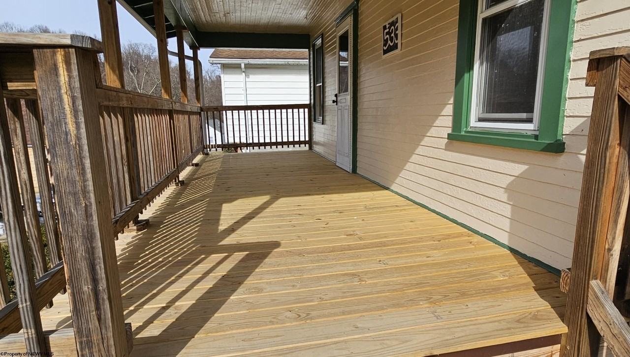 533 E Grafton Rd - Photo 2 of 11