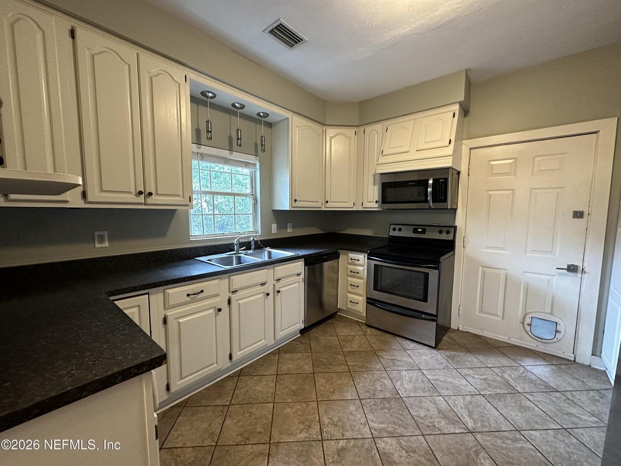 3867 Herschel St - Photo 2 of 18