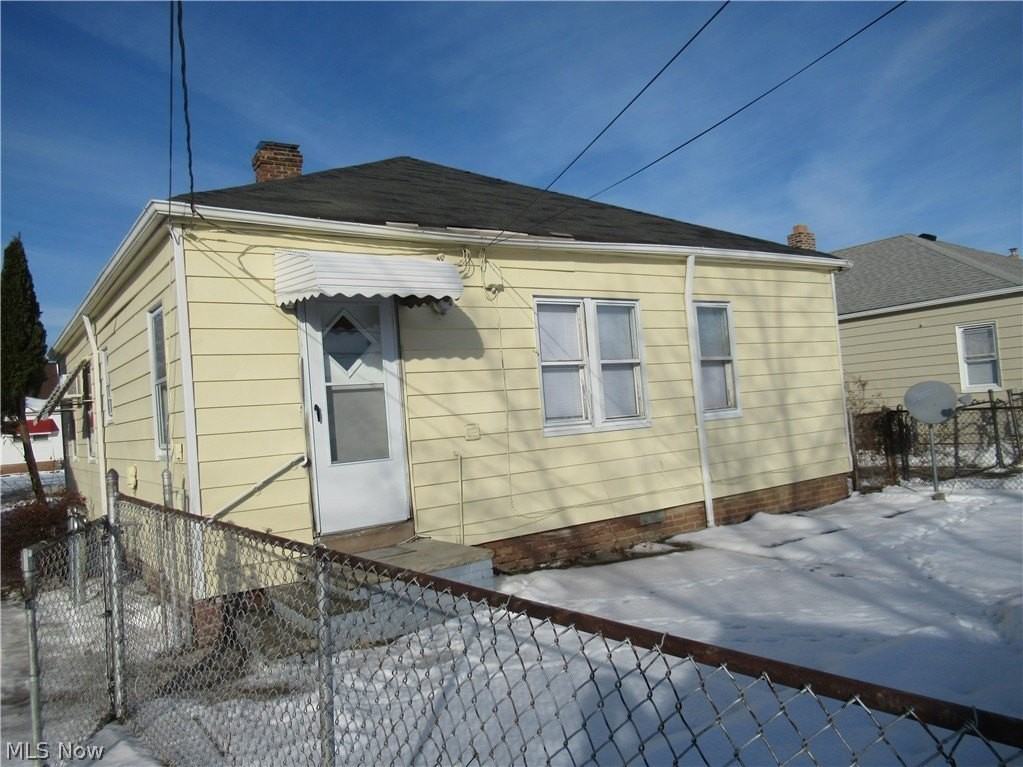 1403 Dawnwood Dr - Photo 4 of 25