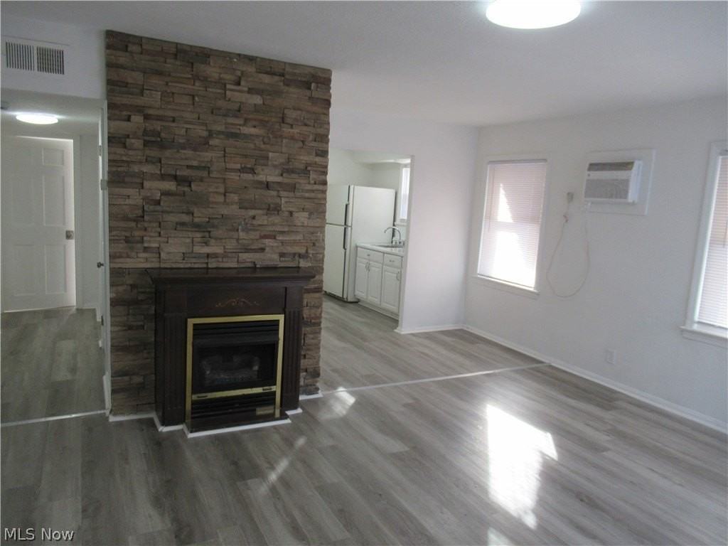 1403 Dawnwood Dr - Photo 5 of 25