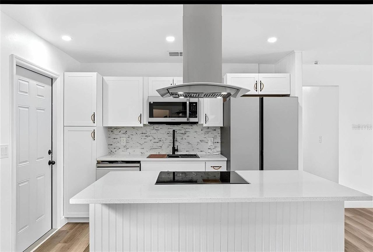 216 Jean St - Photo 5 of 20