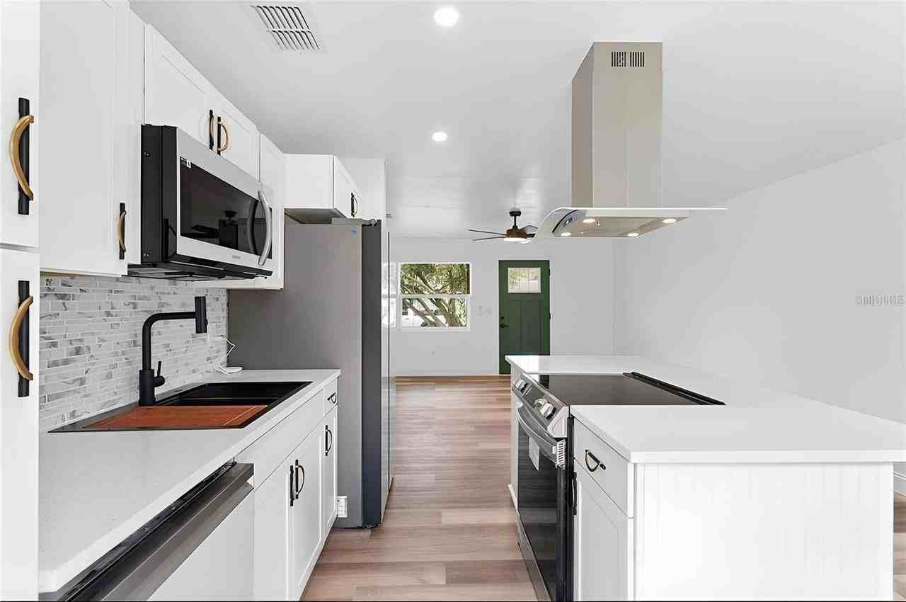 216 Jean St - Photo 6 of 20