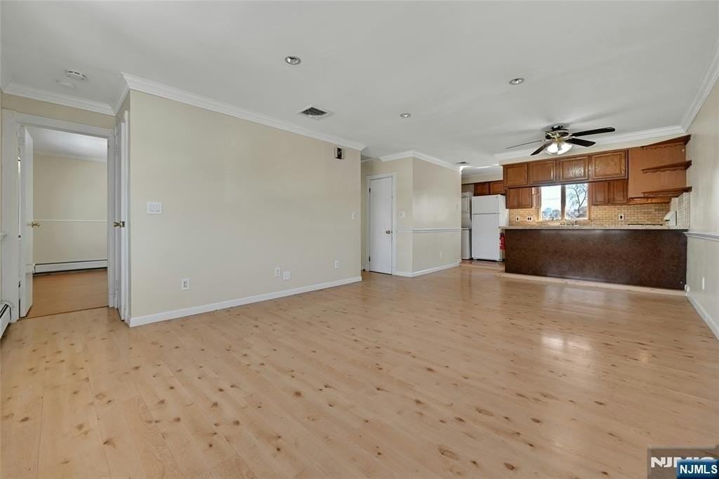 48 Garwood Ct N - Photo 3 of 10