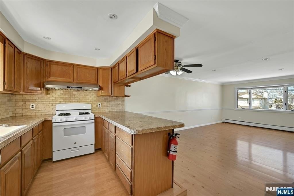 48 Garwood Ct N - Photo 4 of 10