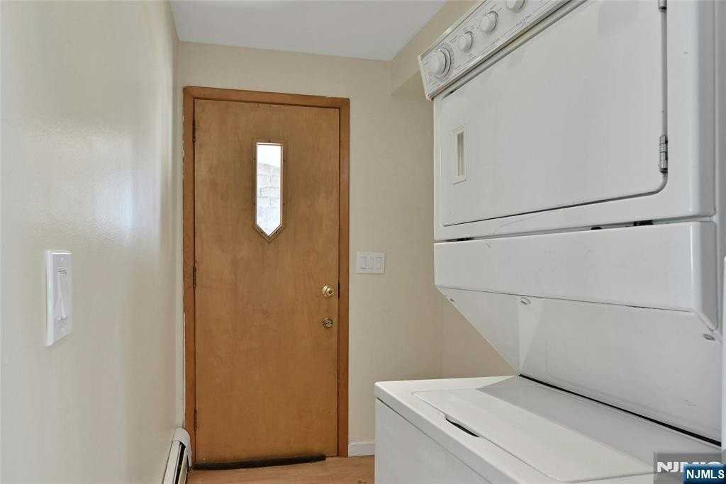 48 Garwood Ct N - Photo 6 of 10