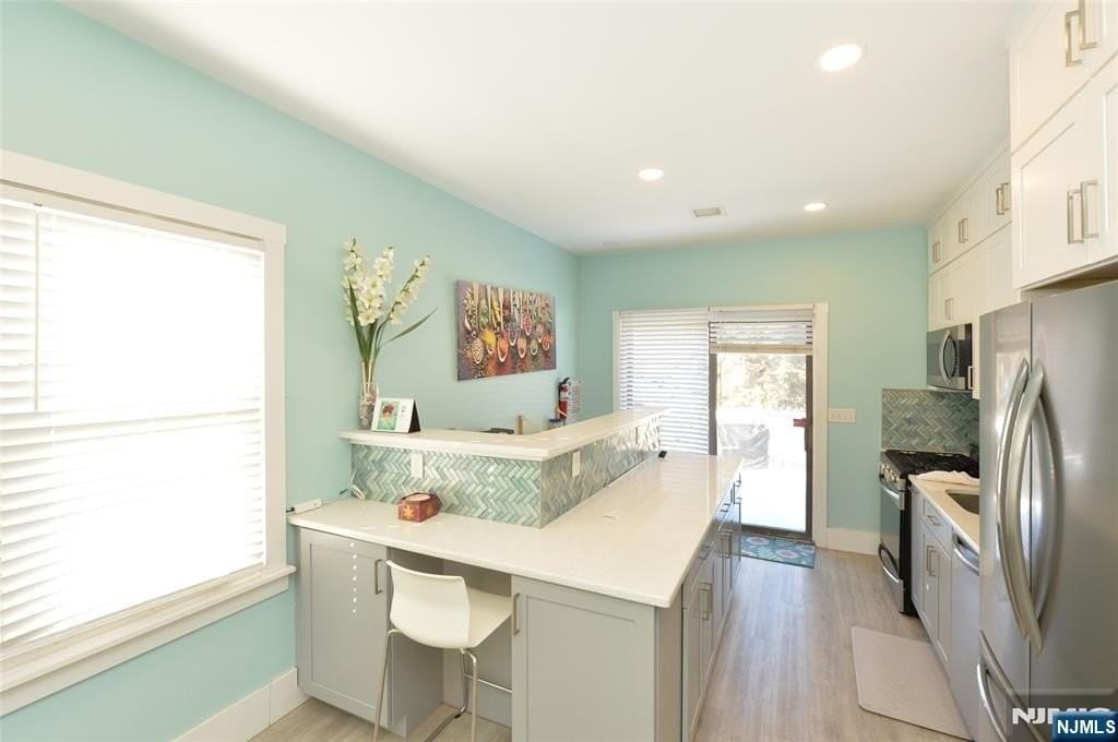 117 Lake St - Photo 6 of 18