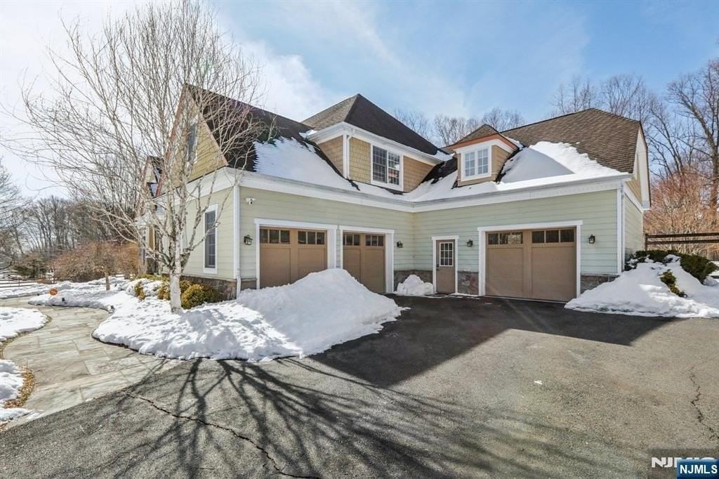 12 Cowie Rd - Photo 3 of 50