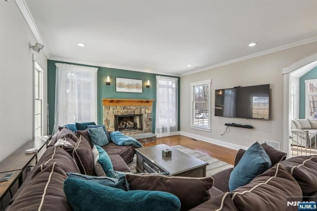 12 Cowie Rd - Photo 7 of 50