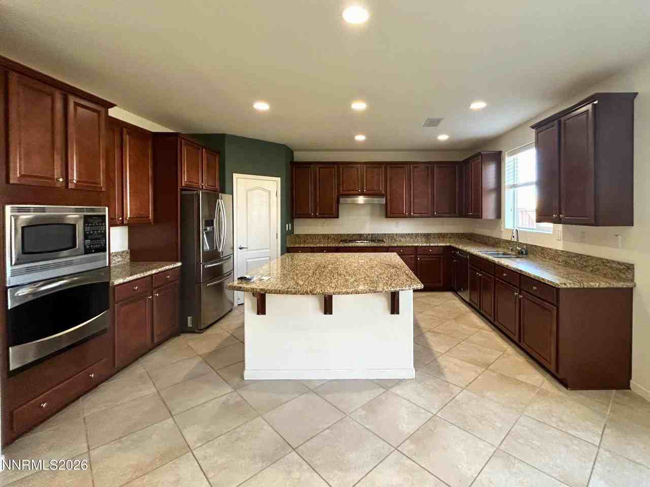 2248 Isabella Ct - Photo 4 of 23