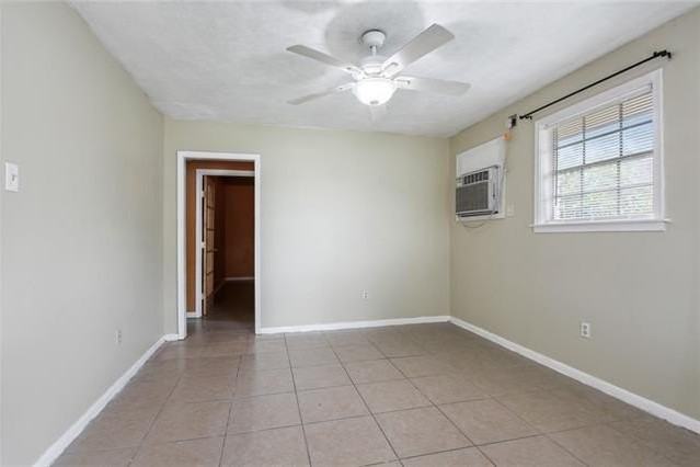 5718 Dimaggio Pl - Photo 4 of 16