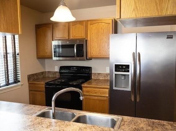 204 S General Pershing St - Photo 3 of 7