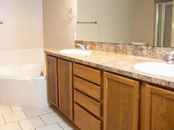 204 S General Pershing St - Photo 5 of 7