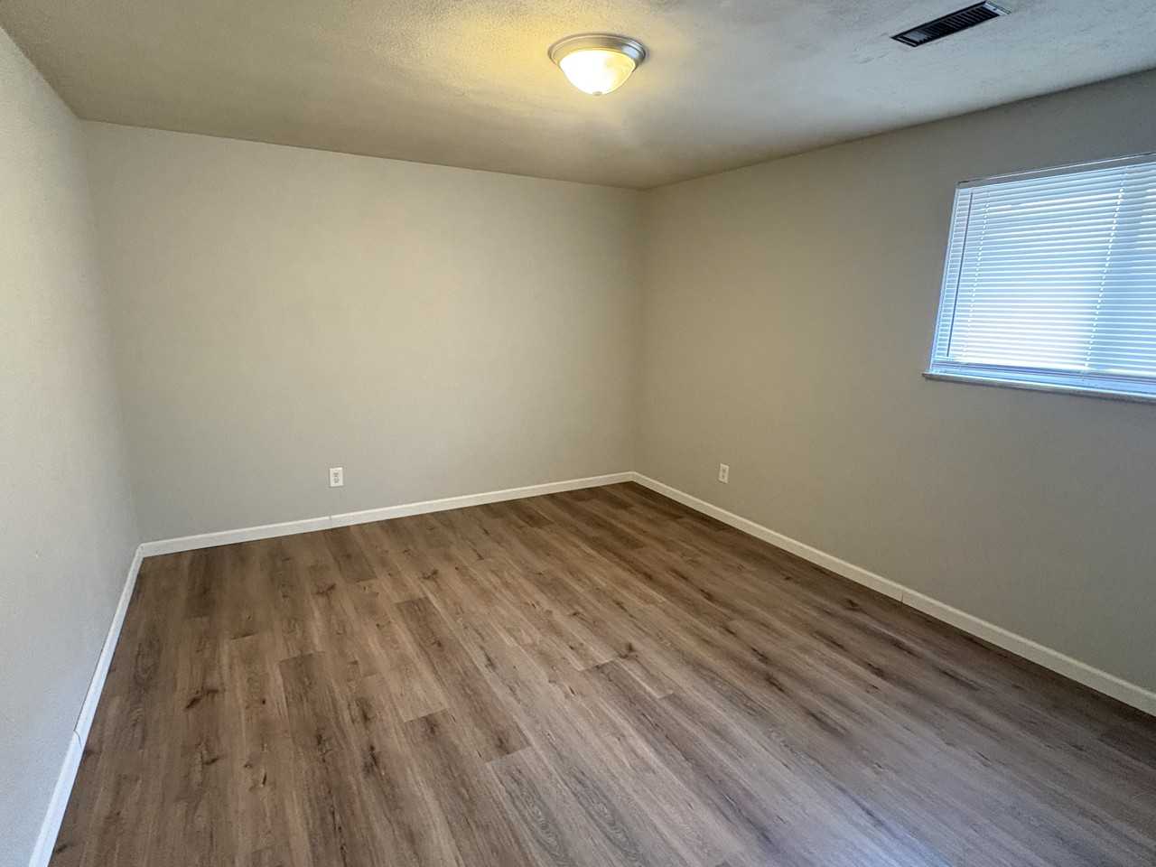 2613 West Wardcliffe Drive #D - Photo 6 of 12