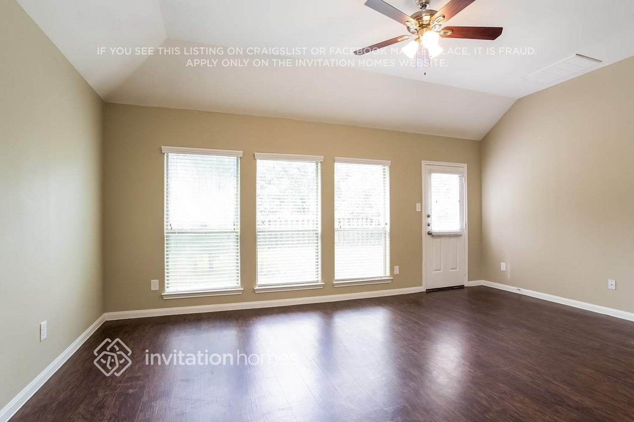 13433 Raintree Dr - Photo 2 of 19