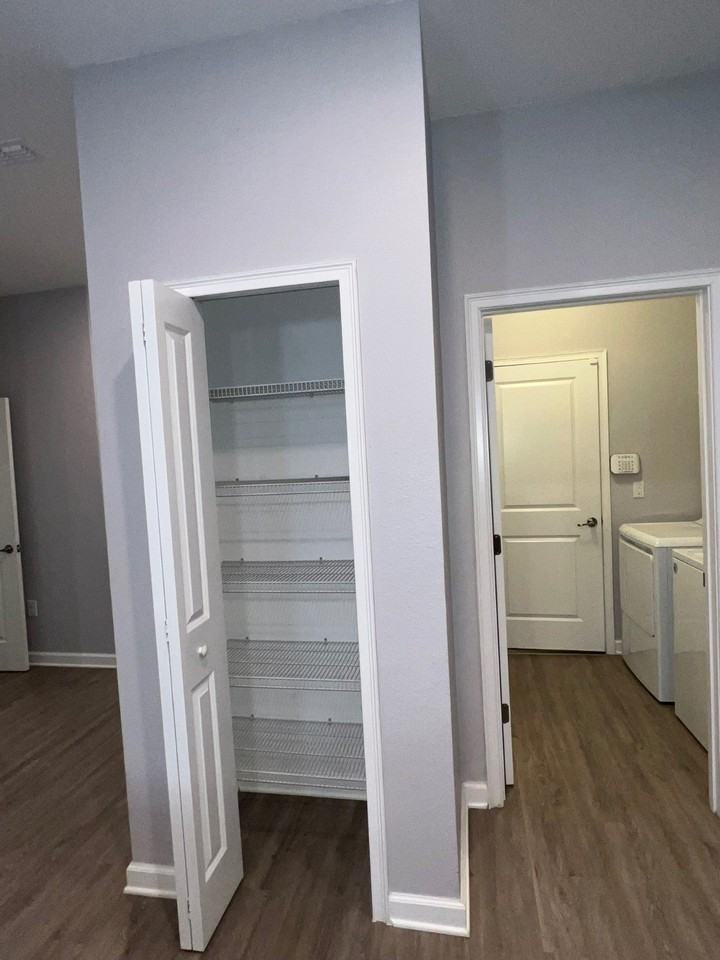 3542 Fairwaters Ct #E - Photo 5 of 29