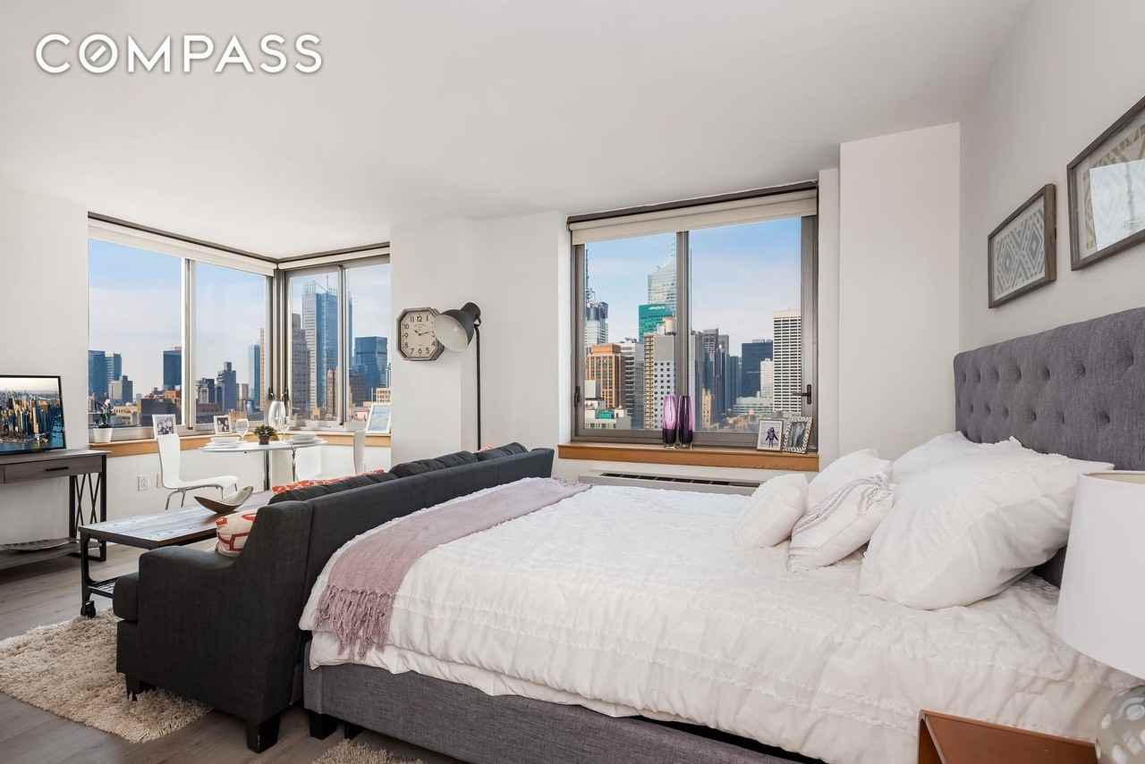 35 W 33rd St #31A - Photo 2 of 24