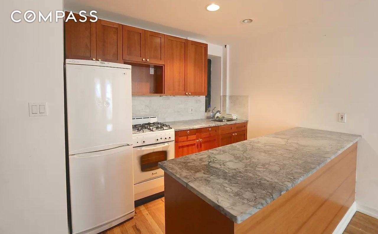 145 W 4th St #B1 - Photo 3 of 15