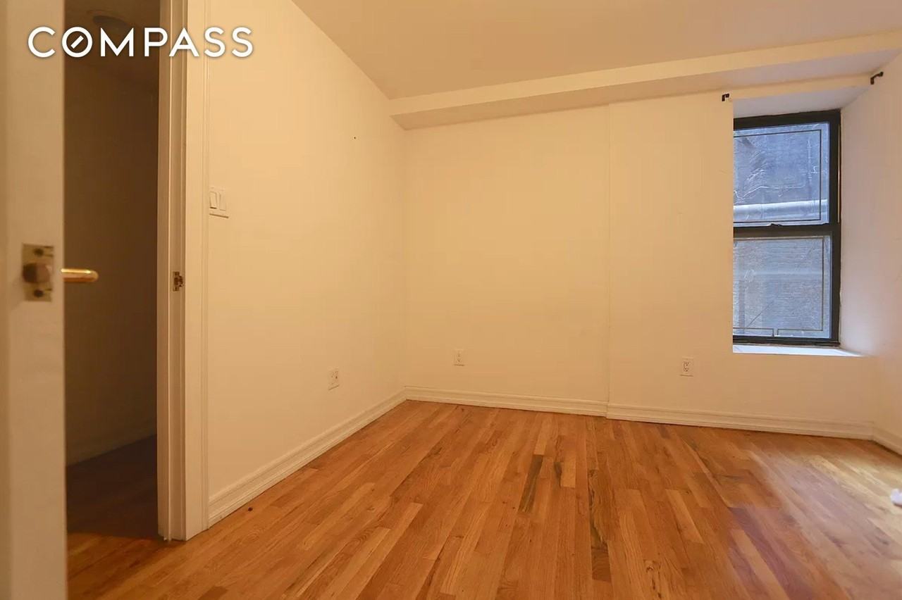 145 W 4th St #B1 - Photo 4 of 15