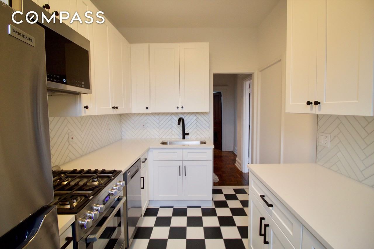 403 Caton Ave #3 - Photo 6 of 24