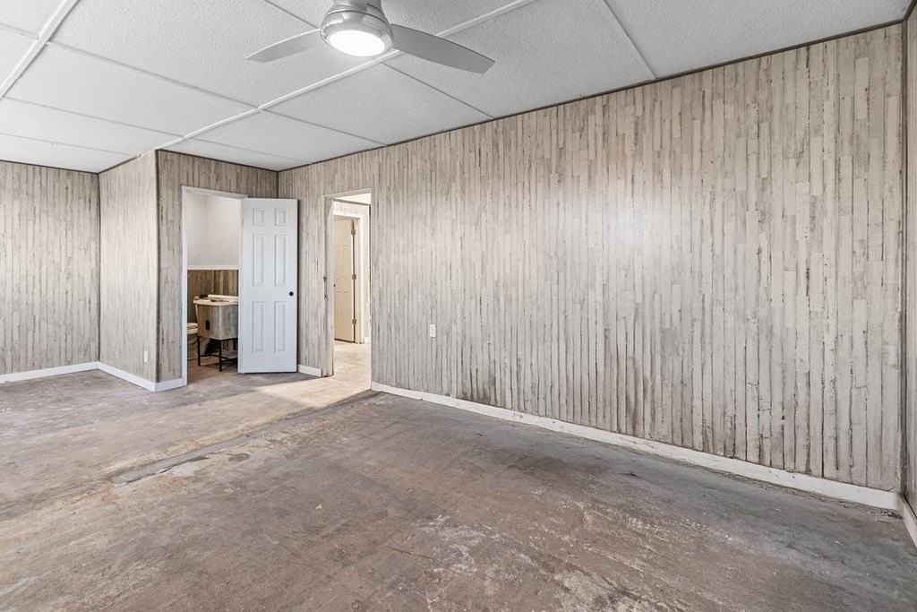 302 E 52nd St - Photo 3 of 25