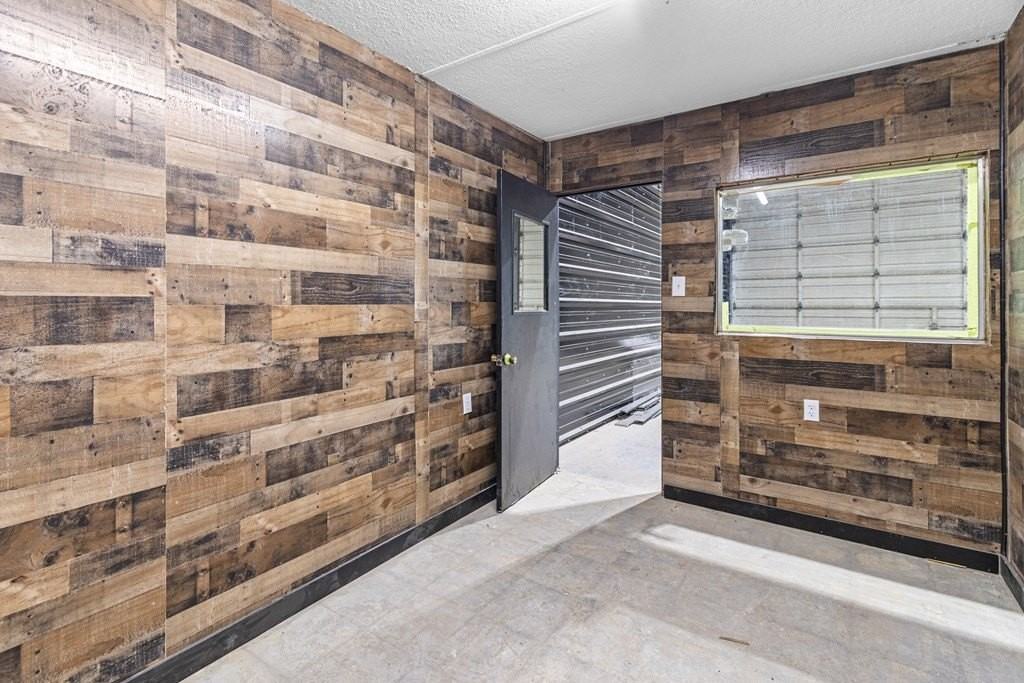 302 E 52nd St - Photo 7 of 25