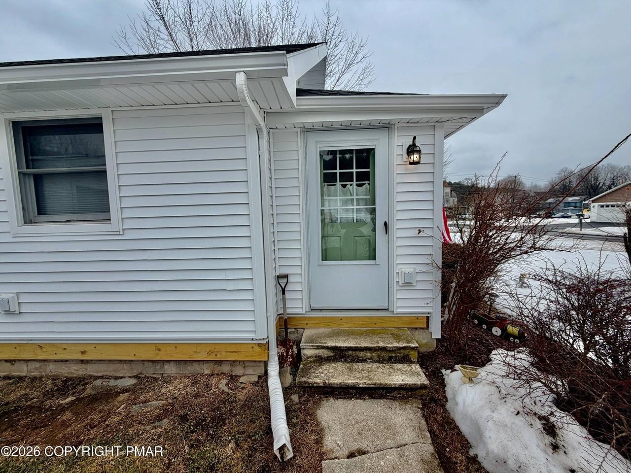 108 Rinker Dr - Photo 3 of 20