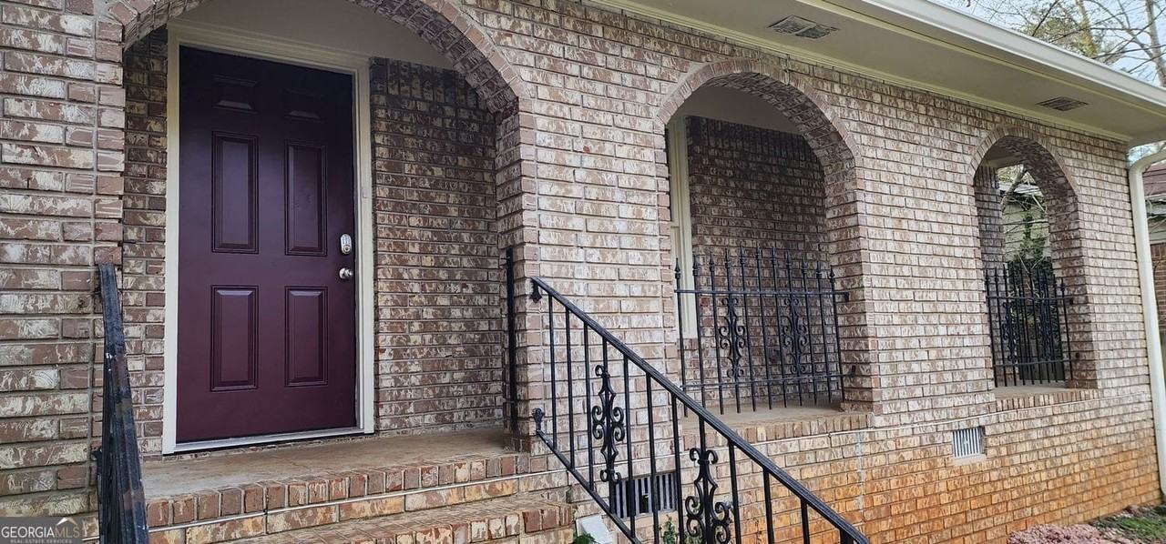 401 Barbashela Dr - Photo 2 of 47