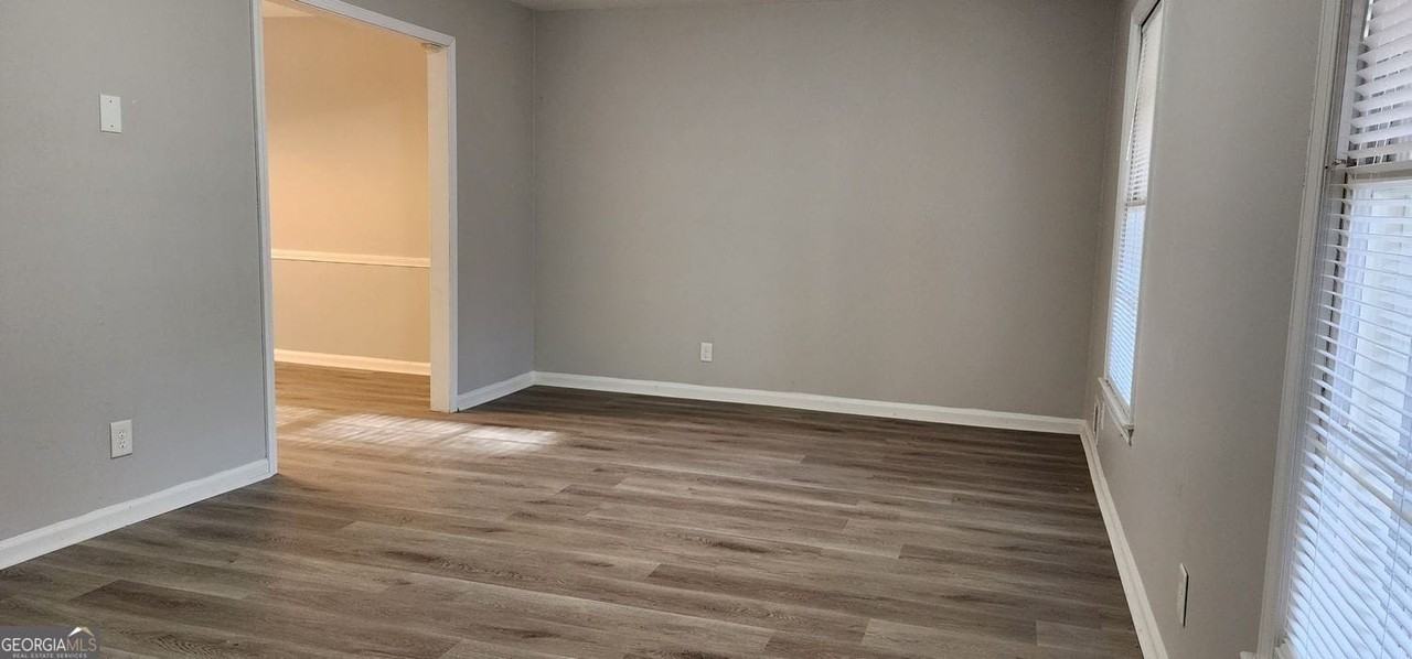 401 Barbashela Dr - Photo 7 of 47