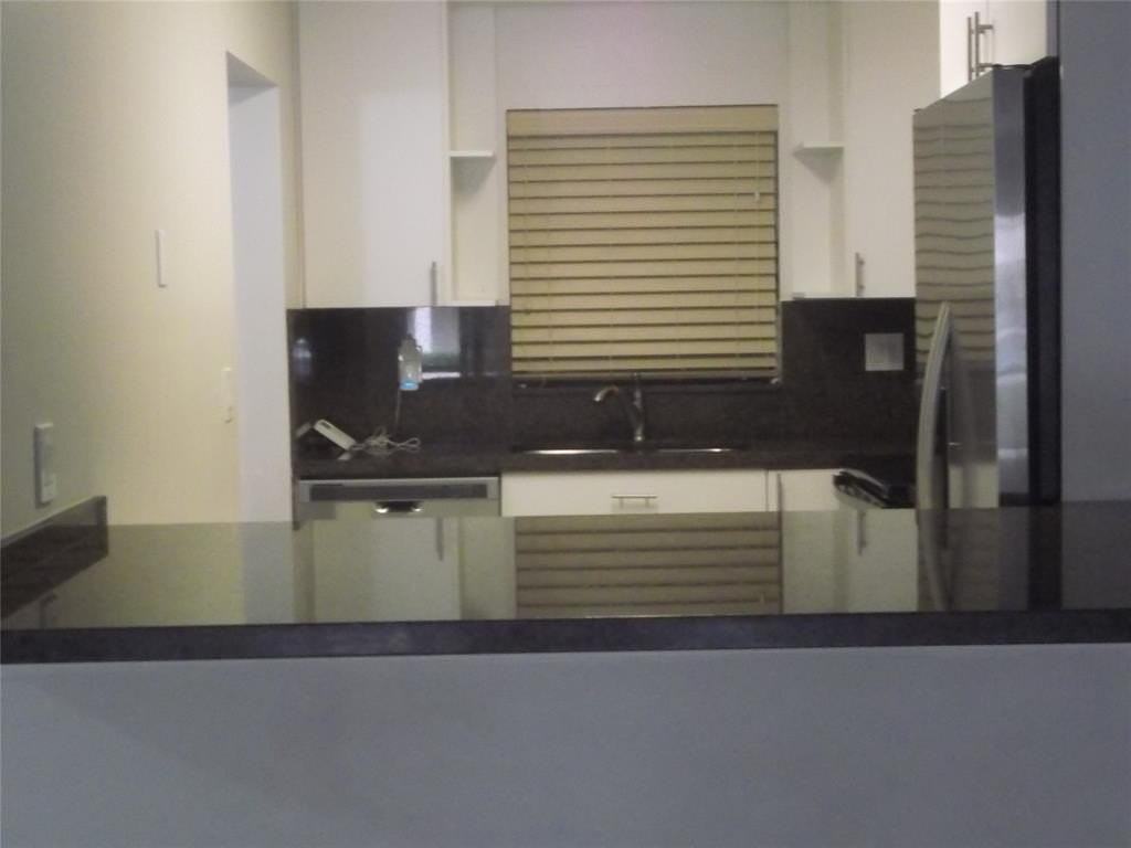 2955 Riverside Dr #103 - Photo 4 of 20