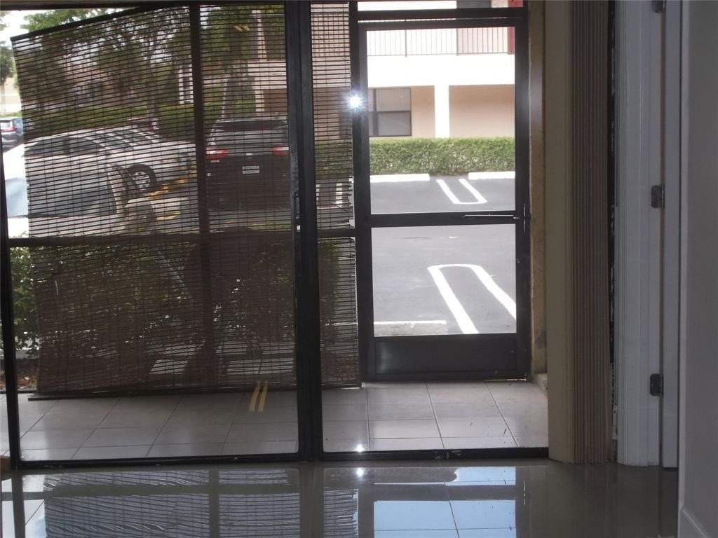 2955 Riverside Dr #103 - Photo 5 of 20