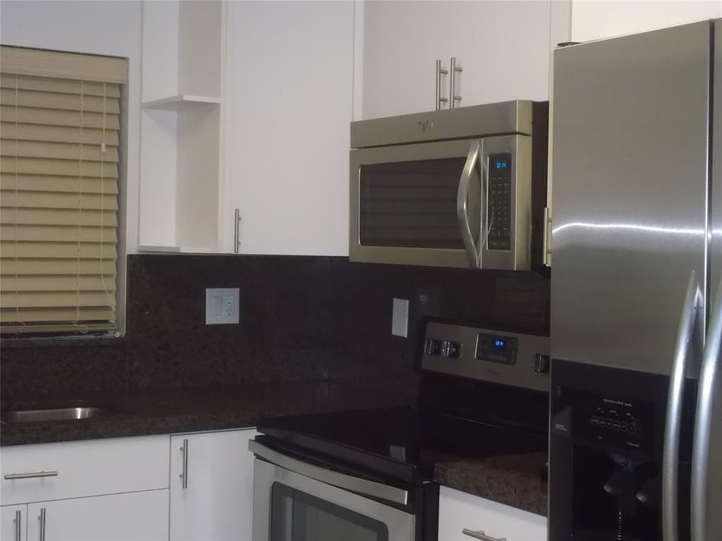 2955 Riverside Dr #103 - Photo 6 of 20