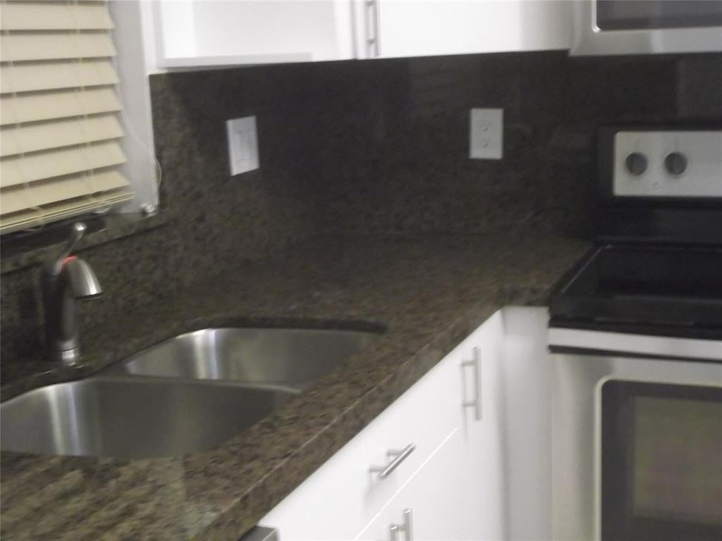 2955 Riverside Dr #103 - Photo 7 of 20