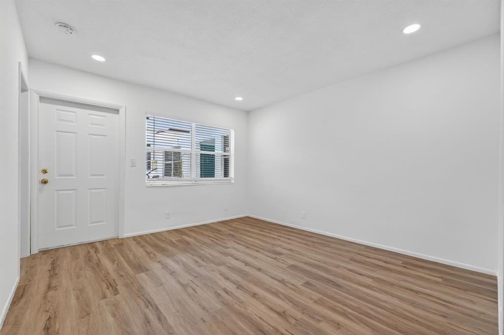 2503 N Ocean Blvd #6 - Photo 5 of 18