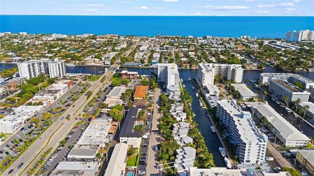 3016 Ne 49th St - Photo 2 of 31