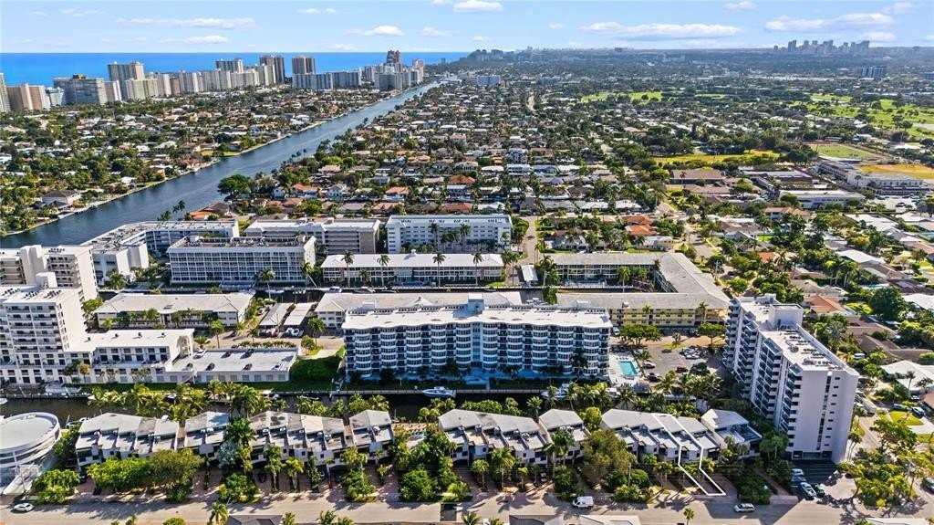 3016 Ne 49th St - Photo 6 of 31