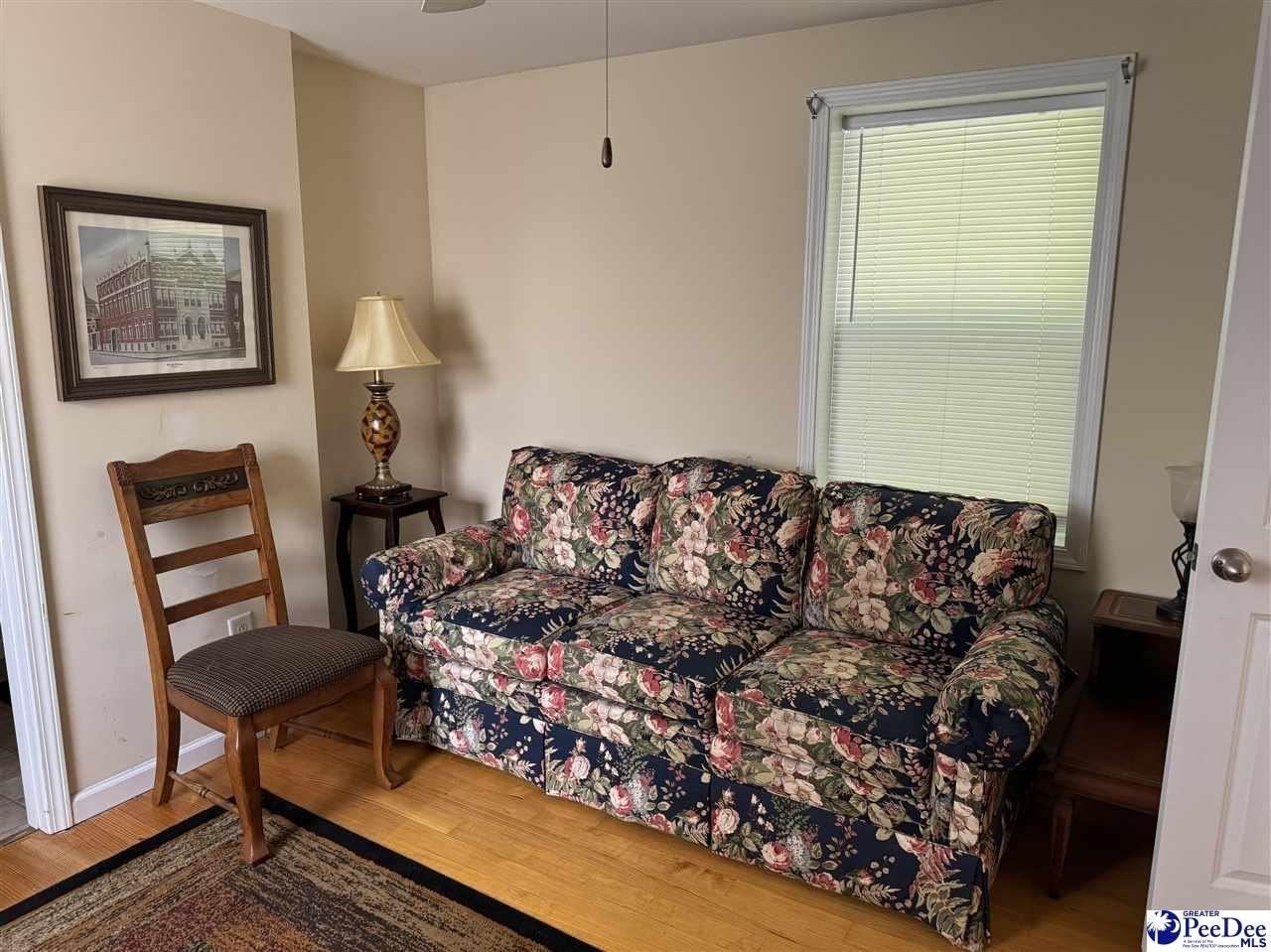 2301 S Irby St Apt C - Photo 3 of 8