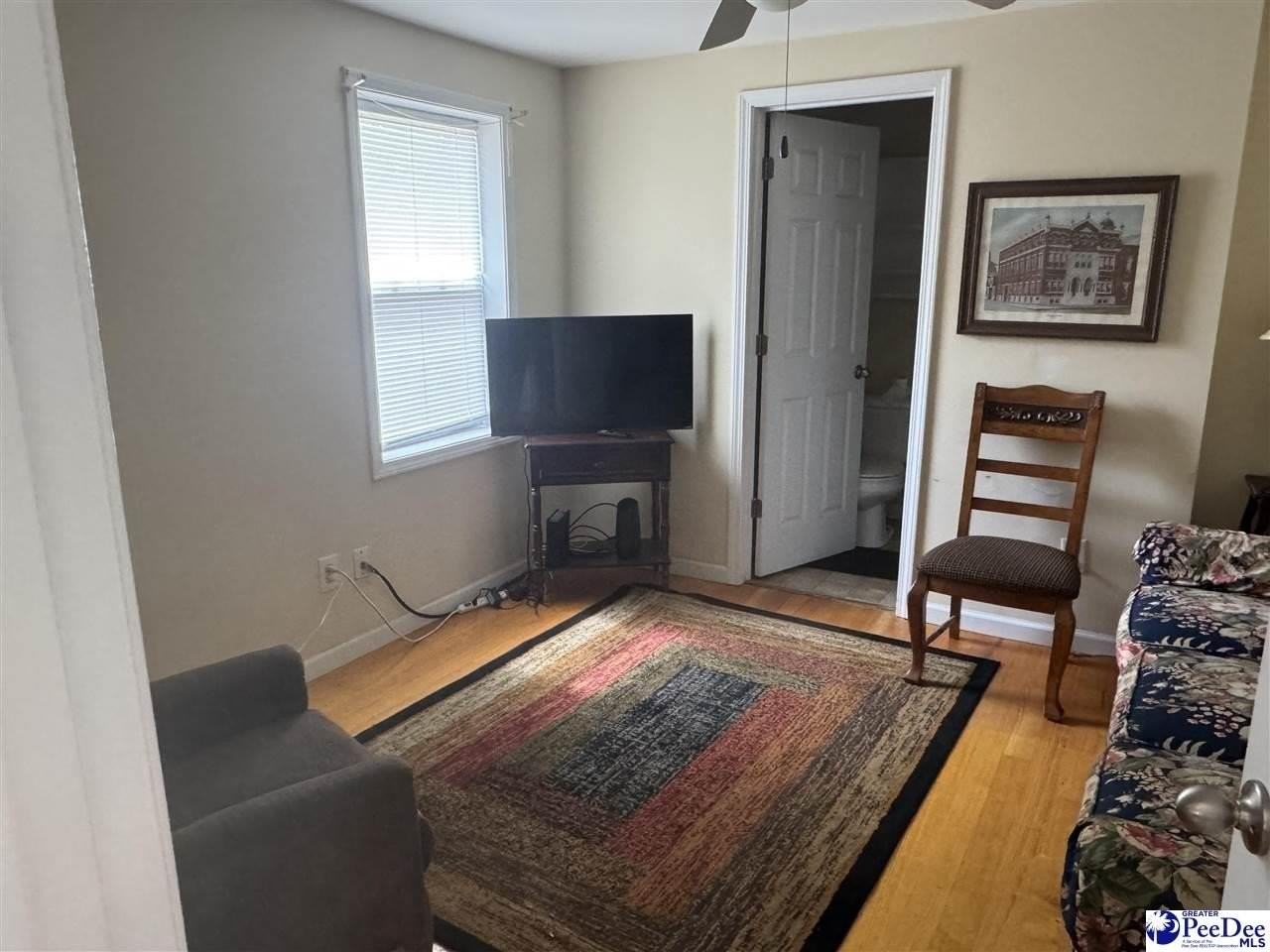 2301 S Irby St Apt C - Photo 5 of 8