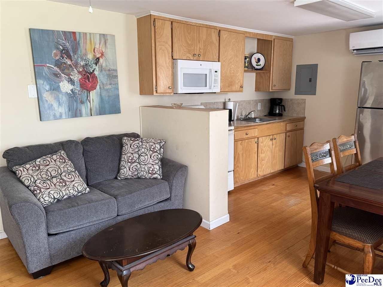 2301 S Irby St Apt C - Photo 6 of 8